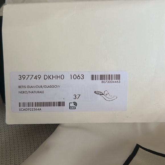 stylish black leather woman’s Princetown Gucci slides . Perfect for Fall/Winter - Picture 4 of 5